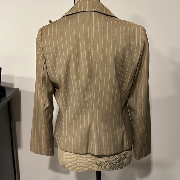 Signature by Larry Levine tan pinstriped blazer jacket contrasting stitching 10P - Picture 3 of 8